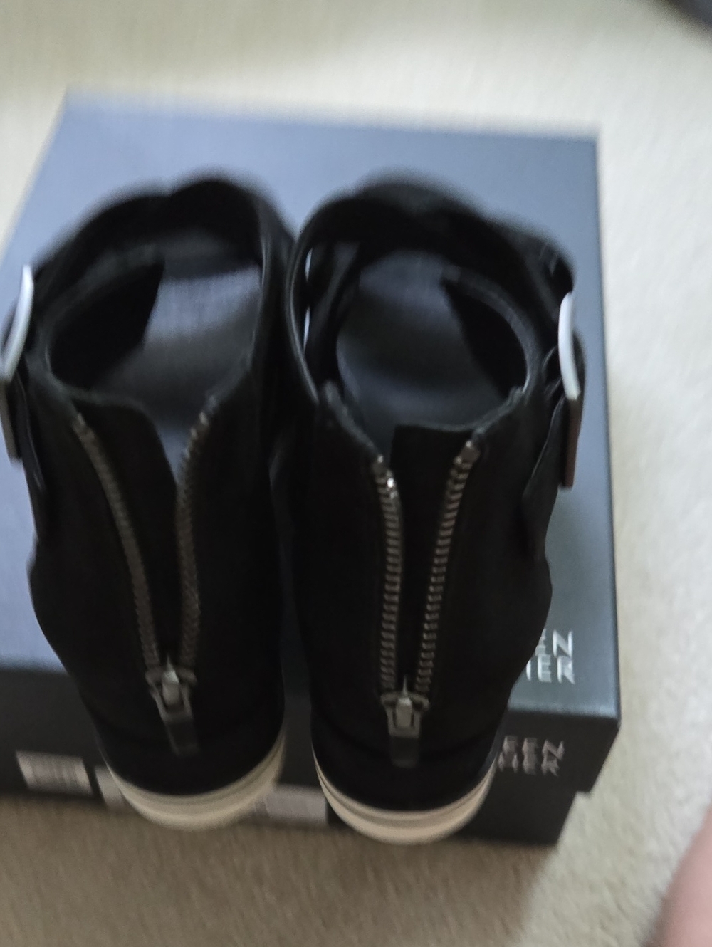 Eileen fisher sandal. Not used. - Picture 8 of 9
